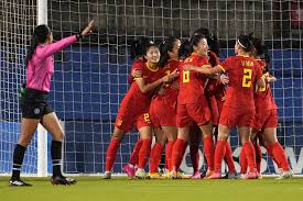 体育中乙： 青岛红狮2-1逆转北京理工 登顶北区积分榜
